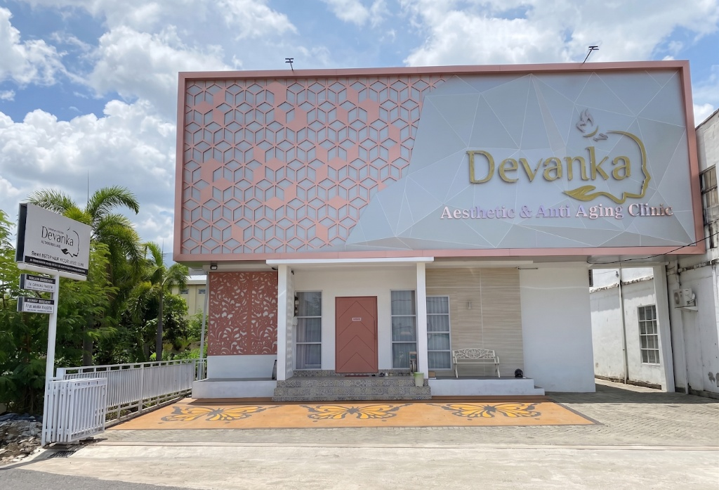 Fasad luar Klinik Devanka di Banjarmasin